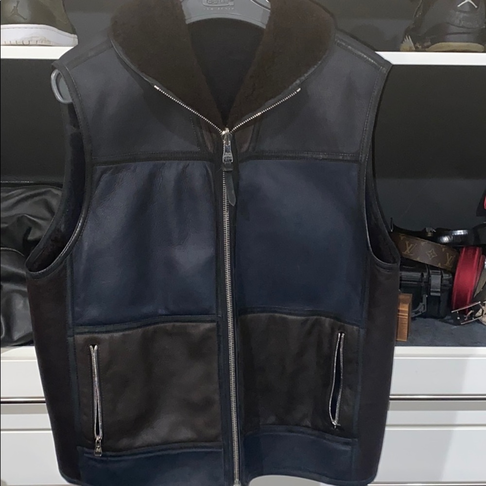 Lv men’s reversible runway vest